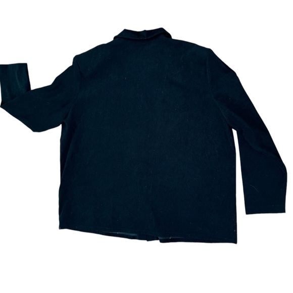 Elegant Black Skirt Set - Picture 3 of 9